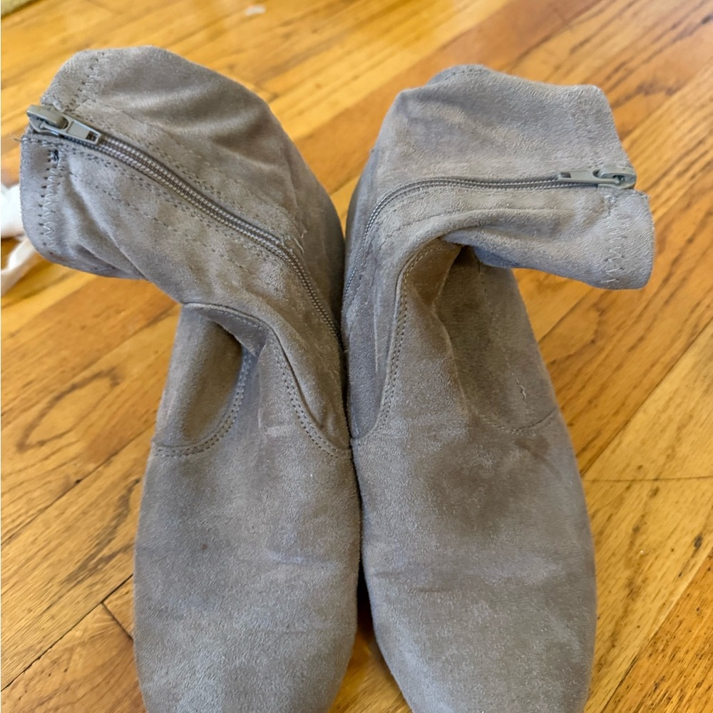 Novo Shoes Gray Ankle Boots